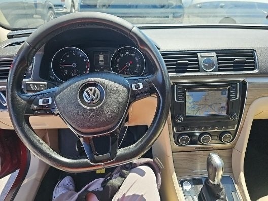2017 Volkswagen Passat 1.8T SE w/Technology